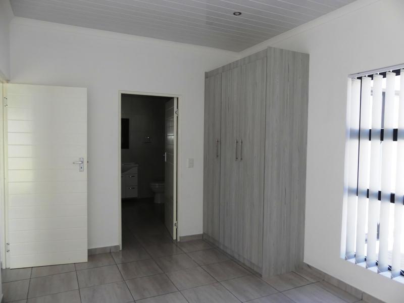 4 Bedroom Property for Sale in Golden Mile Western Cape